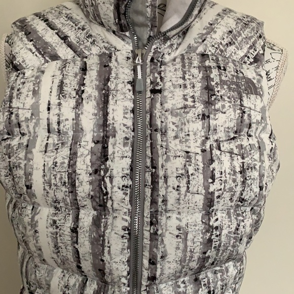 NWT The North Face Women’s Nuptse 2 Vest Size Small - Picture 2 of 4